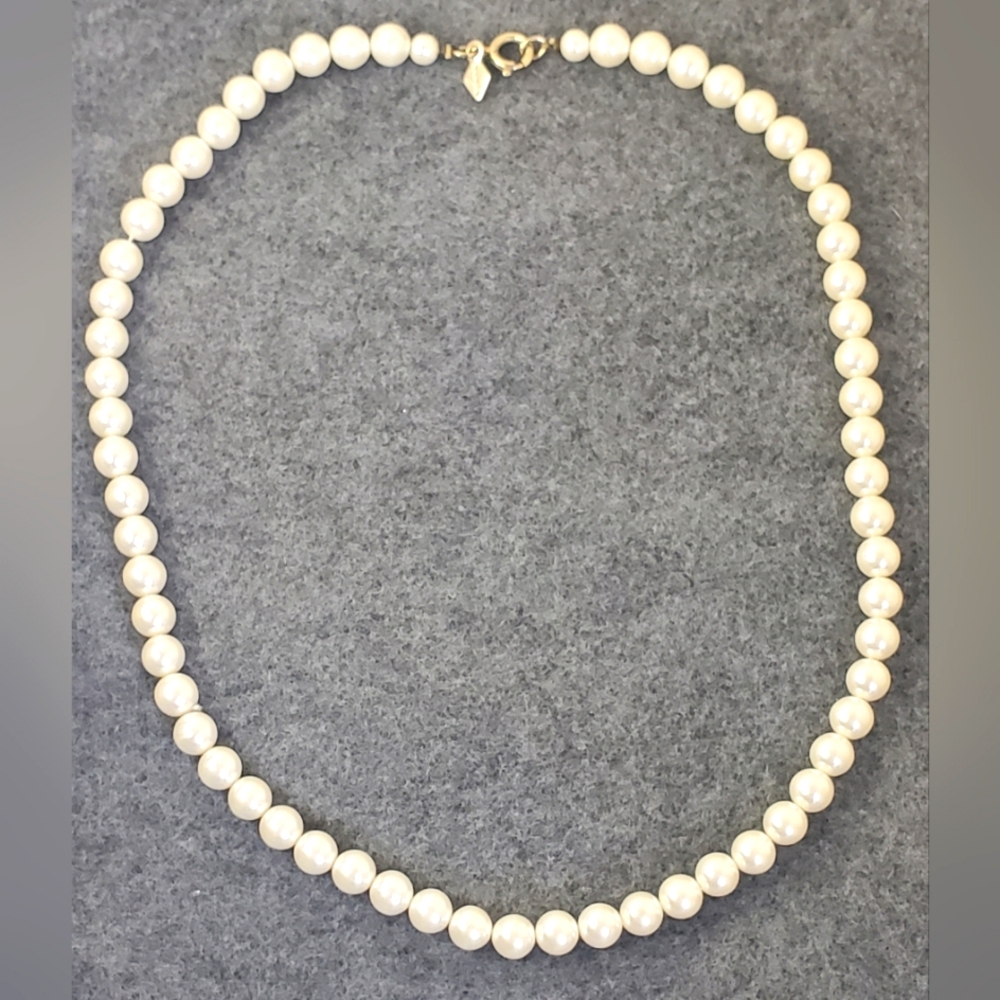 Sarah Coventry Faux Pearl Necklace Vtg Beaded Strand Jewelry Goldtone Clasp